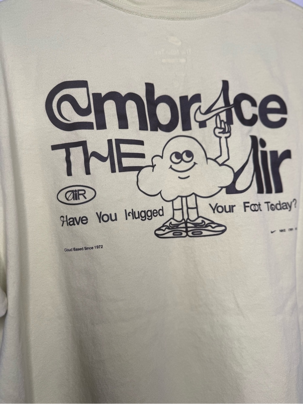 Nike butter yellow Graphic Tee with Black 'Embrace The Air' Print size L